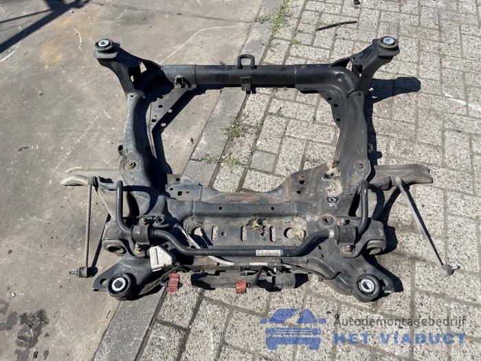 Gebruikte Subframe Landrover Range Rover Evoque (LVJ/LVS) 2.2 eD4 16V 5-drs. Prijs € 150,00 Margeregeling aangeboden door Het Viaduct