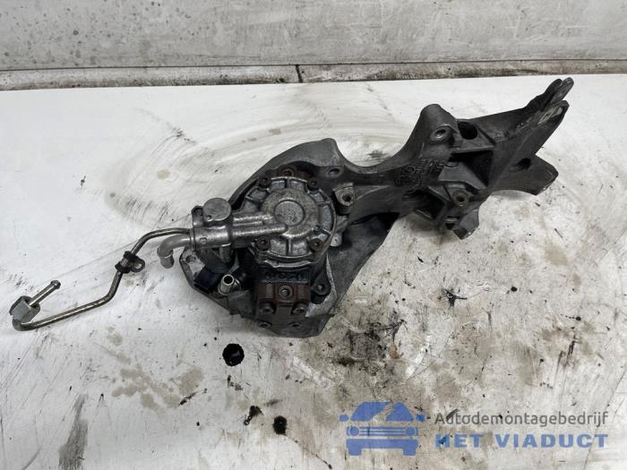 Gebruikte Hogedrukpomp Volkswagen Golf VI Variant (AJ5/1KA) Prijs € 250,00 Margeregeling aangeboden door Het Viaduct