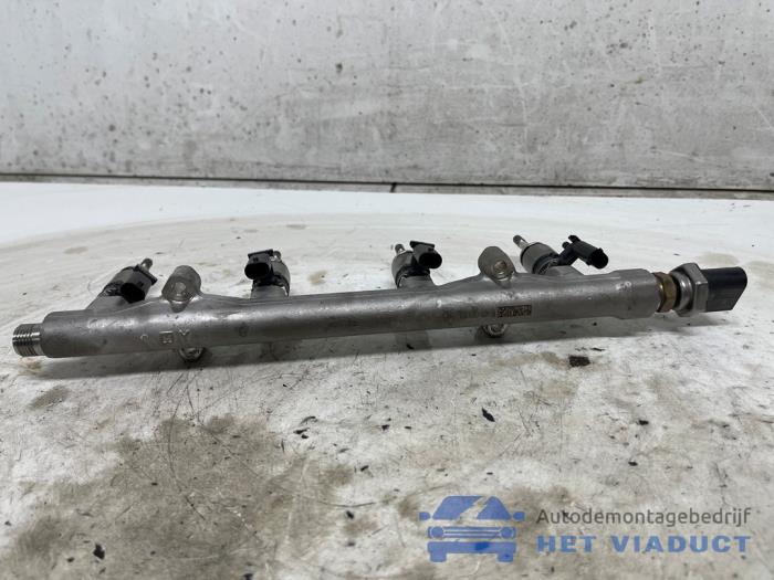 Gebruikte Injector brug Skoda Kamiq 1.5 TSI 16V Prijs € 30,00 Margeregeling aangeboden door Het Viaduct