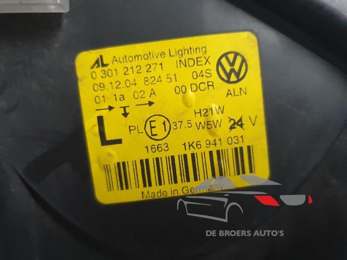 Koplampset links+rechts van een Volkswagen Golf V (1K1) 1.4 16V 2003
