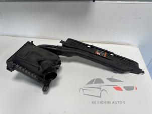 Gebruikte Luchtfilterhuis Ford Focus 4 1.0 Ti-VCT EcoBoost 12V 125 Prijs € 100,00 Margeregeling aangeboden door De Broers Auto's