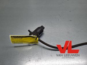 Gebruikte Ruitensproeier voor Ford Ka II 1.2 Prijs € 9,00 Margeregeling aangeboden door Van Leeuwen Auto Onderdelen