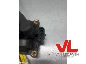 Gebruikte Bobine Dacia Sandero I (BS) 1.2 16V Prijs € 11,50 Margeregeling aangeboden door Van Leeuwen Auto Onderdelen