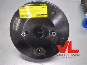 Gebruikte Rembooster Dacia Sandero I (BS) 1.2 16V Prijs € 40,00 Margeregeling aangeboden door Van Leeuwen Auto Onderdelen