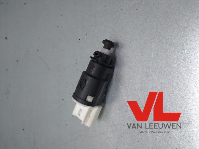 Remlicht Schakelaar van een Dacia Sandero I (BS) 1.2 16V 2009