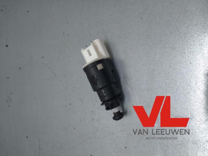 Remlicht Schakelaar van een Dacia Sandero I (BS) 1.2 16V 2009