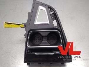 Gebruikte Middenconsoles BMW 3 serie Gran Turismo (F34) 320d xDrive 2.0 16V Prijs € 52,50 Margeregeling aangeboden door Van Leeuwen Auto Onderdelen