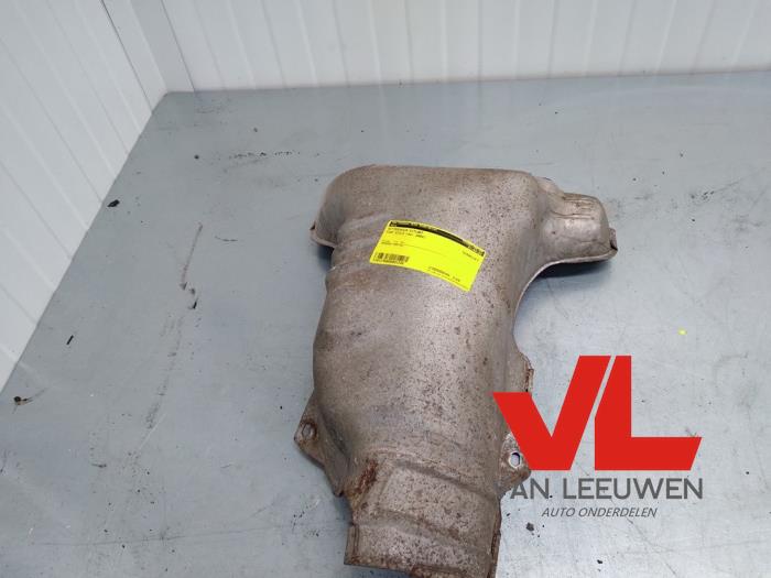 Gebruikte Hitteschild uitlaat Fiat Stilo (192A/B) 1.6 16V 3-Drs. Prijs € 18,00 Margeregeling aangeboden door Van Leeuwen Auto Onderdelen
