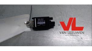 Gebruikte Antenne Versterker Peugeot 207/207+ (WA/WC/WM) 1.4 16V Prijs € 10,00 Margeregeling aangeboden door Van Leeuwen Auto Onderdelen