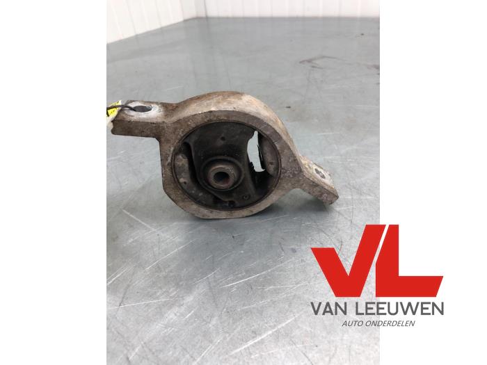 Gebruikte Motorrubber Nissan Micra (K11) 1.3 LX,SLX 16V Prijs € 18,00 Margeregeling aangeboden door Van Leeuwen Auto Onderdelen