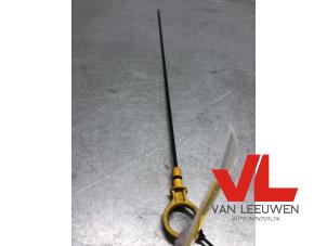 Gebruikte Olie Peilstok Ford Focus 3 1.0 Ti-VCT EcoBoost 12V 100 Prijs € 8,50 Margeregeling aangeboden door Van Leeuwen Auto Onderdelen