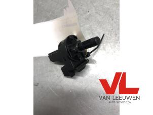 Gebruikte Remlicht Schakelaar Ford Focus 3 1.0 Ti-VCT EcoBoost 12V 100 Prijs € 7,50 Margeregeling aangeboden door Van Leeuwen Auto Onderdelen