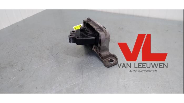 Gebruikte Motorsteun Ford Focus 3 1.0 Ti-VCT EcoBoost 12V 100 Prijs € 21,50 Margeregeling aangeboden door Van Leeuwen Auto Onderdelen