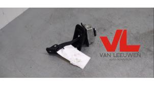 Gebruikte Deurvanger 4Deurs rechts-voor Ford Focus C-Max 1.8 16V Prijs € 10,00 Margeregeling aangeboden door Van Leeuwen Auto Onderdelen