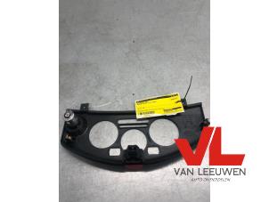 Gebruikte Dashboard deel Nissan Micra (K12) 1.5 dCi 65 Prijs € 13,50 Margeregeling aangeboden door Van Leeuwen Auto Onderdelen