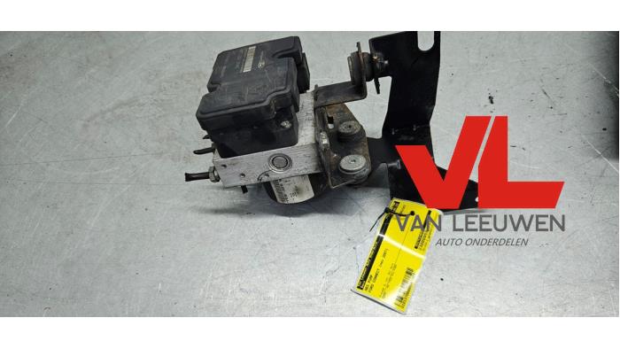 Gebruikte ABS Pomp Ford Transit Connect 1.8 TDCi 90 Prijs € 21,00 Margeregeling aangeboden door Van Leeuwen Auto Onderdelen