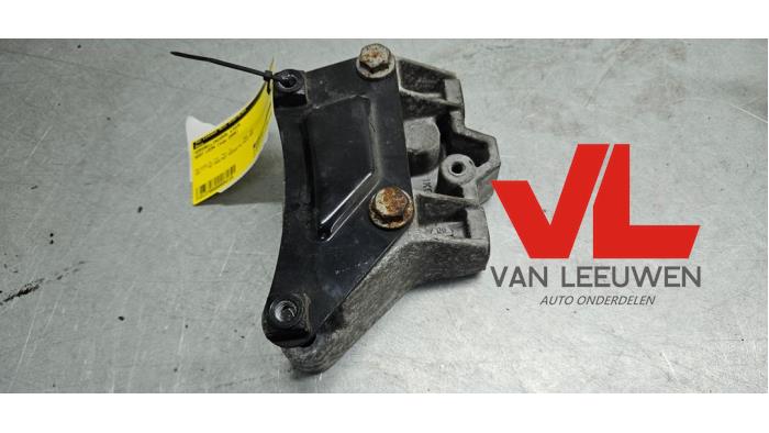 Gebruikte Versnellingsbak Steun Seat Leon (1P1) 1.6 Prijs € 16,00 Margeregeling aangeboden door Van Leeuwen Auto Onderdelen