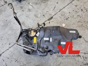 Gebruikte Brandstoftank Ford Focus 4 Wagon Prijs € 171,50 Margeregeling aangeboden door Van Leeuwen Auto Onderdelen