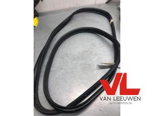 Gebruikte Deurrubber 4Deurs links-achter Mazda 5 (CR19) 1.8i 16V Prijs € 23,00 Margeregeling aangeboden door Van Leeuwen Auto Onderdelen