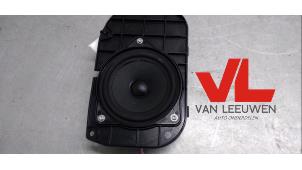 Gebruikte Speaker BMW 5 serie Touring (F11) 520i 16V Prijs € 13,50 Margeregeling aangeboden door Van Leeuwen Auto Onderdelen
