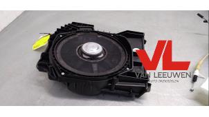Gebruikte Speaker BMW 5 serie Touring (F11) 520i 16V Prijs € 42,50 Margeregeling aangeboden door Van Leeuwen Auto Onderdelen