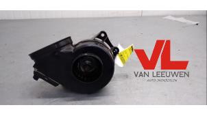 Gebruikte Chaufage Ventilatiemotor Lancia Phedra 3.0 V6 24V Prijs € 32,50 Margeregeling aangeboden door Van Leeuwen Auto Onderdelen