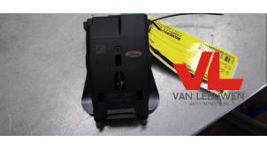 Gebruikte ACC Sensor (afstand) Ford Fiesta 6 (JA8) 1.0 EcoBoost 12V 100 Prijs € 40,00 Margeregeling aangeboden door Van Leeuwen Auto Onderdelen
