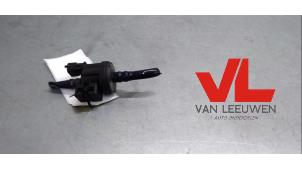 Gebruikte Vacuum ventiel Ford Fiesta 6 (JA8) 1.0 EcoBoost 12V 100 Prijs € 15,00 Margeregeling aangeboden door Van Leeuwen Auto Onderdelen