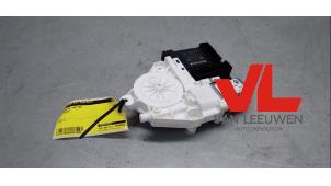 Gebruikte Motor electrisch raam Volkswagen Passat Variant (3G5) Prijs € 13,50 Margeregeling aangeboden door Van Leeuwen Auto Onderdelen