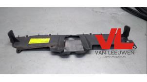 Gebruikte Afdekplaat diversen Ford Focus 1 Wagon 1.6 16V Prijs € 13,50 Margeregeling aangeboden door Van Leeuwen Auto Onderdelen