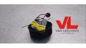 Gebruikte Chaufage Ventilatiemotor Ford Ka I 1.3i Prijs € 9,00 Margeregeling aangeboden door Van Leeuwen Auto Onderdelen