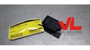 Gebruikte Antenne bluetooth Mercedes C Sportcoupé (C203) 1.8 C-180K 16V Prijs € 13,50 Margeregeling aangeboden door Van Leeuwen Auto Onderdelen