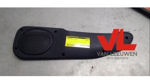 Gebruikte Speakerkap Peugeot 106 II 1.1 XN,XR,XT,Accent Prijs € 13,50 Margeregeling aangeboden door Van Leeuwen Auto Onderdelen