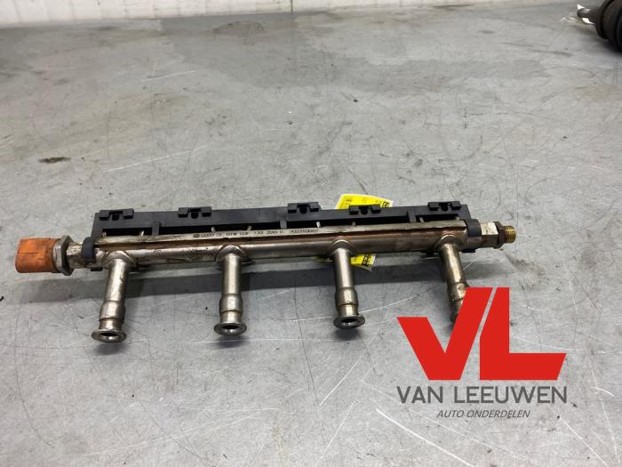 Gebruikte Galerij (Injectie) Volkswagen Golf VI (5K1) 1.2 TSI Prijs € 23,00 Margeregeling aangeboden door Van Leeuwen Auto Onderdelen
