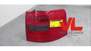 Gebruikte Achterlicht rechts Audi Allroad (C5) 2.7 T 30V Prijs € 13,50 Margeregeling aangeboden door Van Leeuwen Auto Onderdelen