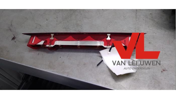 Extra Remlicht midden van een Ford Mondeo IV Wagon 2.0 Ecoboost SCTi 16V 2010