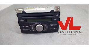 Gebruikte Radio Daihatsu Cuore (L251/271/276) 1.0 12V DVVT Prijs € 38,00 Margeregeling aangeboden door Van Leeuwen Auto Onderdelen