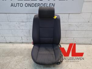 Gebruikte Voorstoel links BMW 5 serie (E39) 530i 24V Prijs € 75,00 Margeregeling aangeboden door Van Leeuwen Auto Onderdelen