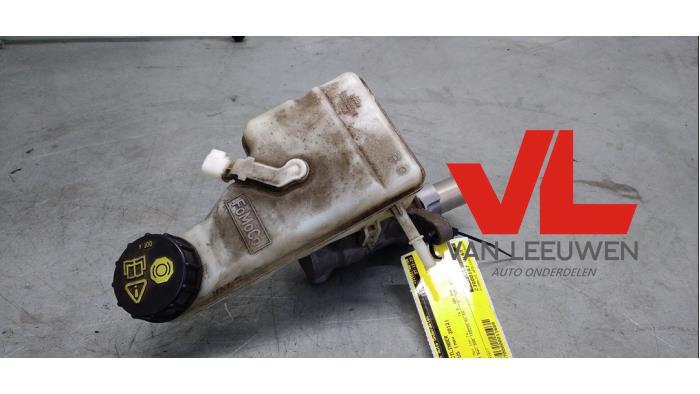 Gebruikte Hoofdremcilinder Ford Focus 3 Wagon 1.0 Ti-VCT EcoBoost 12V 125 Prijs € 13,50 Margeregeling aangeboden door Van Leeuwen Auto Onderdelen