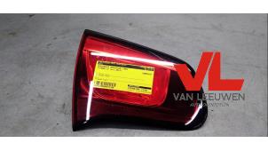 Gebruikte Reflector achterklep links Citroen C3 (SC) 1.0 Vti 68 12V Prijs € 15,00 Margeregeling aangeboden door Van Leeuwen Auto Onderdelen