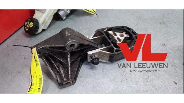 Gebruikte Motorrubber Ford Focus 3 Wagon 1.6 TDCi ECOnetic Prijs € 16,00 Margeregeling aangeboden door Van Leeuwen Auto Onderdelen