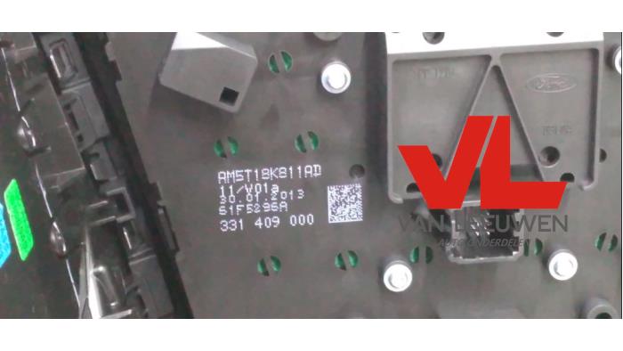 Radiobedienings paneel van een Ford Focus 3 1.0 Ti-VCT EcoBoost 12V 100 2013