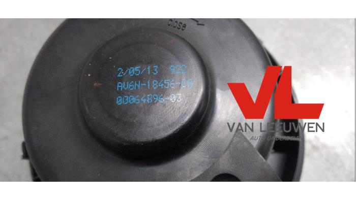 Chaufage Ventilatiemotor van een Ford Focus 3 1.0 Ti-VCT EcoBoost 12V 100 2013