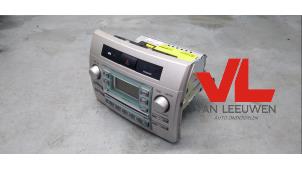 Gebruikte Radio CD Speler Toyota Corolla Verso (R10/11) 2.2 D-4D 16V Cat Clean Power Prijs € 250,00 Margeregeling aangeboden door Van Leeuwen Auto Onderdelen