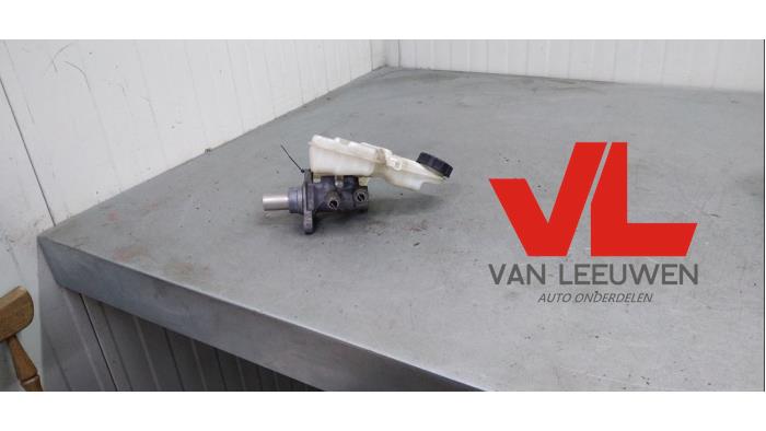 Gebruikte Hoofdremcilinder Ford Focus 3 1.0 Ti-VCT EcoBoost 12V 100 Prijs € 20,00 Margeregeling aangeboden door Van Leeuwen Auto Onderdelen