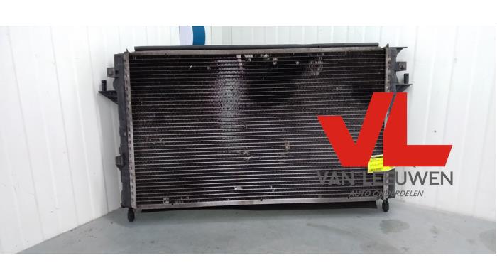 Gebruikte Radiateur Renault Espace (JK) 3.5 V6 24V Grand Espace Prijs € 70,00 Margeregeling aangeboden door Van Leeuwen Auto Onderdelen