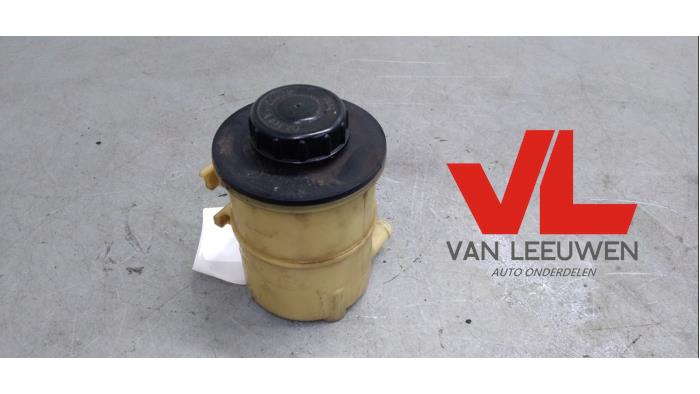 Gebruikte Servo Oliereservoir Renault Espace (JK) 3.5 V6 24V Grand Espace Prijs € 8,00 Margeregeling aangeboden door Van Leeuwen Auto Onderdelen