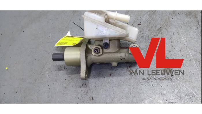 Gebruikte Hoofdremcilinder Ford Focus C-Max 1.8 16V Prijs € 10,00 Margeregeling aangeboden door Van Leeuwen Auto Onderdelen