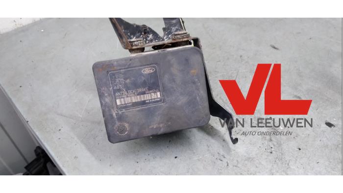 Gebruikte ABS Pomp Ford Fiesta 5 (JD/JH) 1.25 16V Prijs € 18,50 Margeregeling aangeboden door Van Leeuwen Auto Onderdelen
