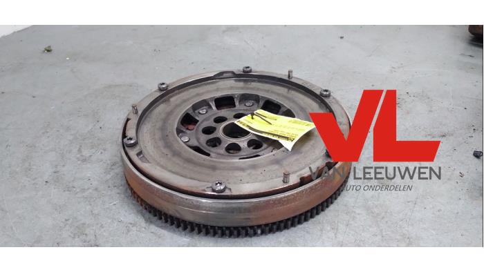 Gebruikte Dubbele massa vliegwiel Volvo V50 (MW) 2.0 D 16V Prijs € 100,00 Margeregeling aangeboden door Van Leeuwen Auto Onderdelen
